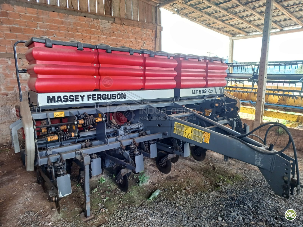 PLANTADEIRA MASSEY FERGUSON MF 509 Inova Agro - Máquinas Agrícolas PRUDENTOPOLIS PARANÁ PR